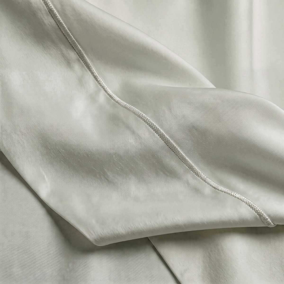 1000 Thread Count Sheet Set - Silver - corded hem stitching close-up