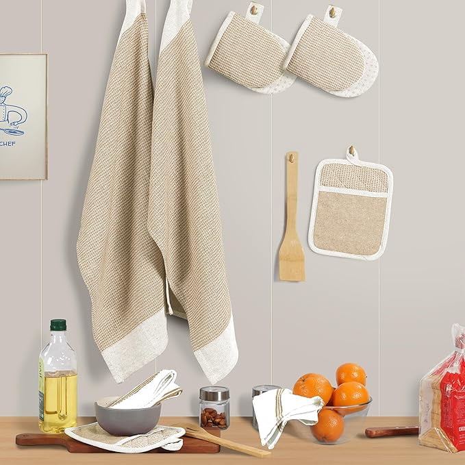 Kitchen Set - Oven Mitts, Pot Holders & Towels