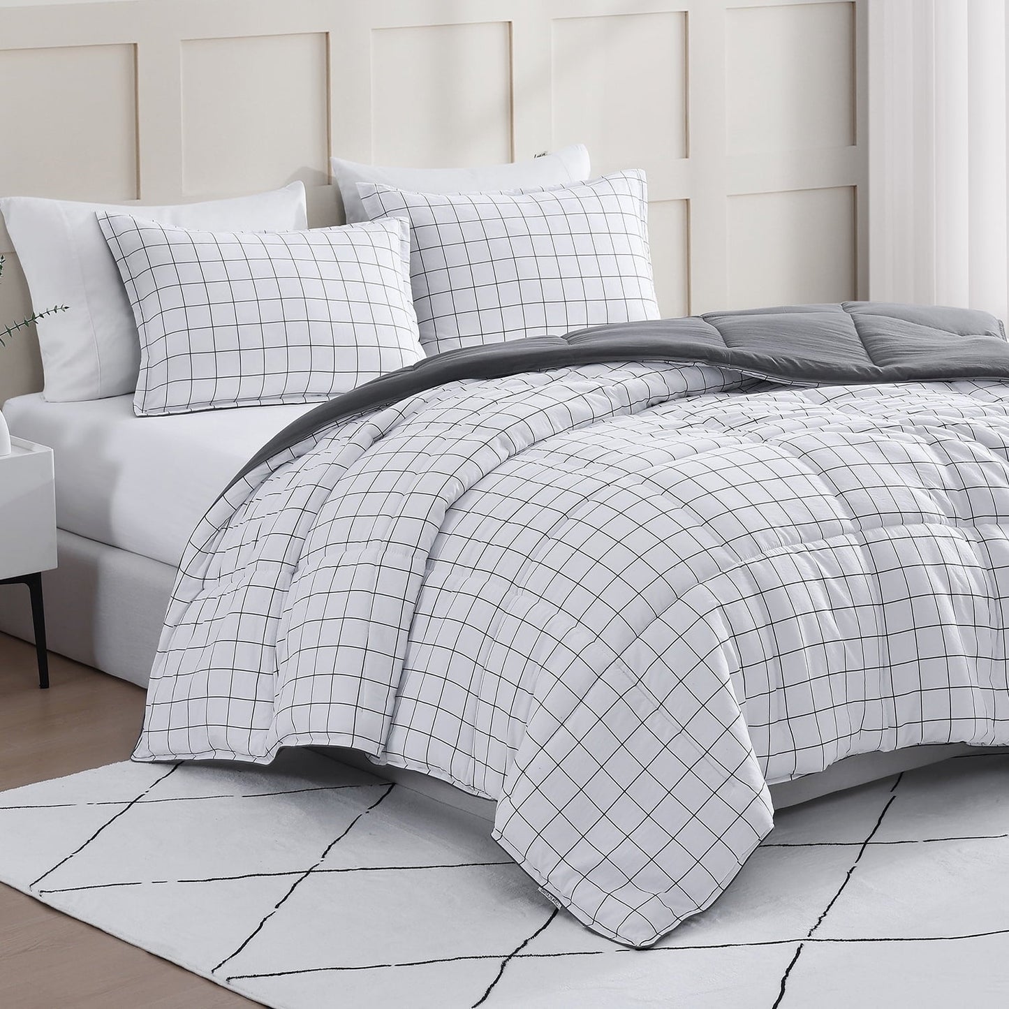 Down-Alternative Comforter cp-gallery: color=Window Pane; size=King