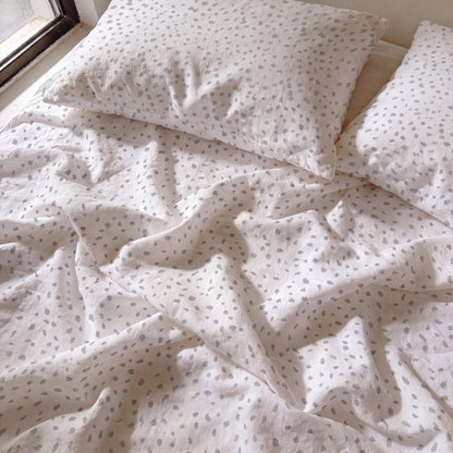 Lane Linen Organic Cotton Sheet Set in Haze Grey - sheets detail